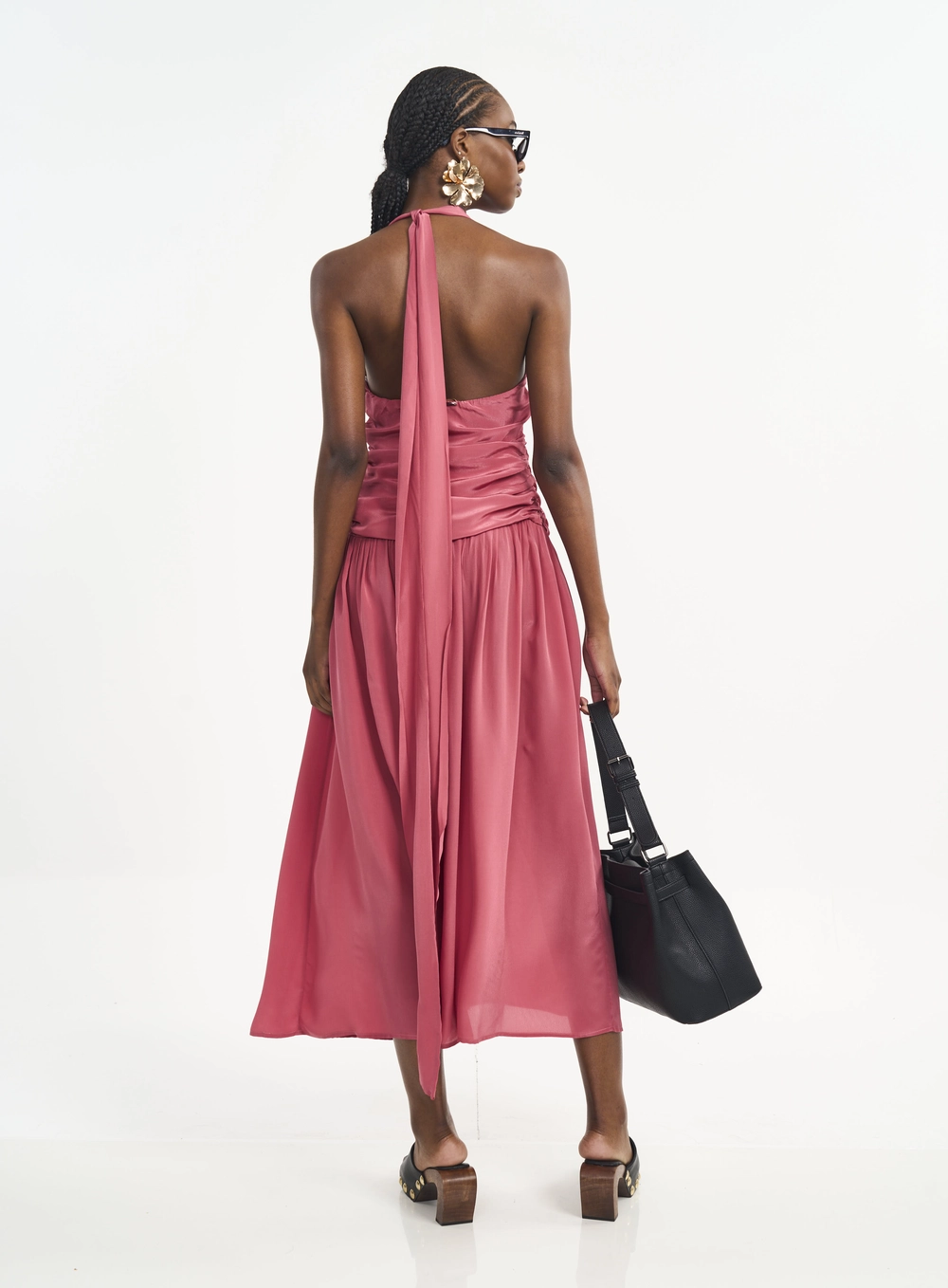 Vestido Frente Única Com Franzidos E Amarração Rosa