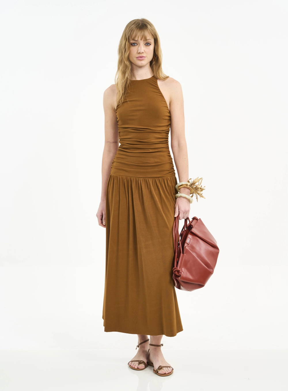 Vestido Midi Com Franzidos E Gola Halter Marrom