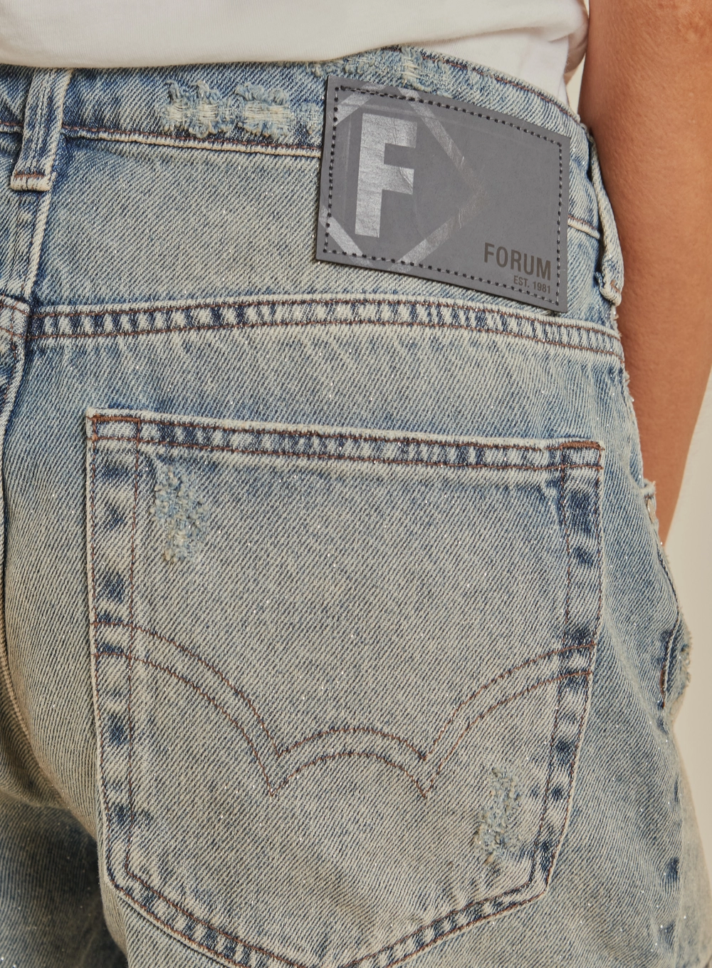 Short Jeans Curto Amplo Estonado - Ayla Índigo 4