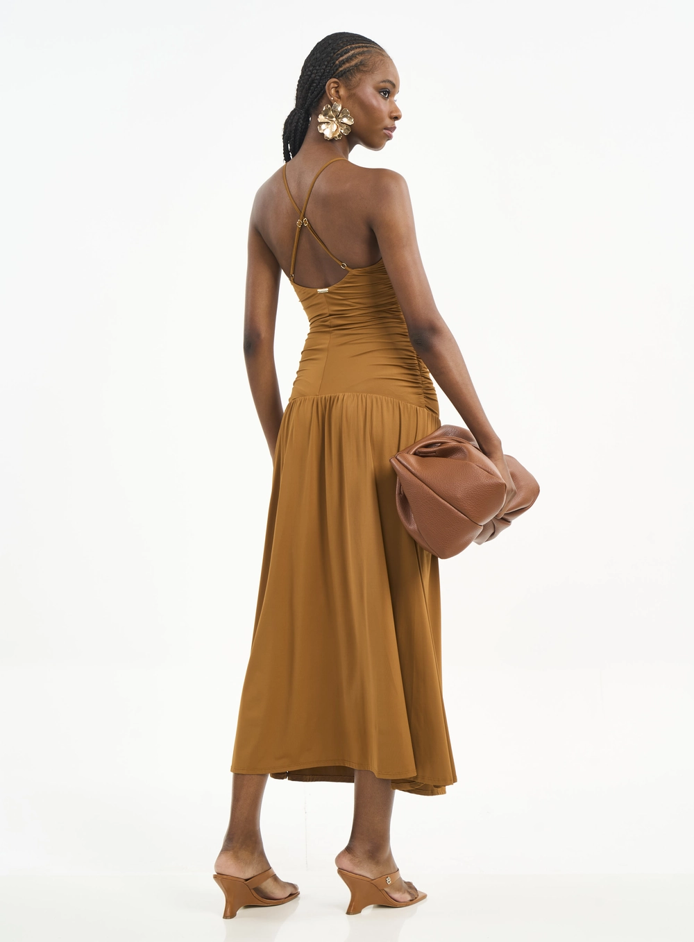 Vestido Midi Com Franzidos E Alças Finas Marrom