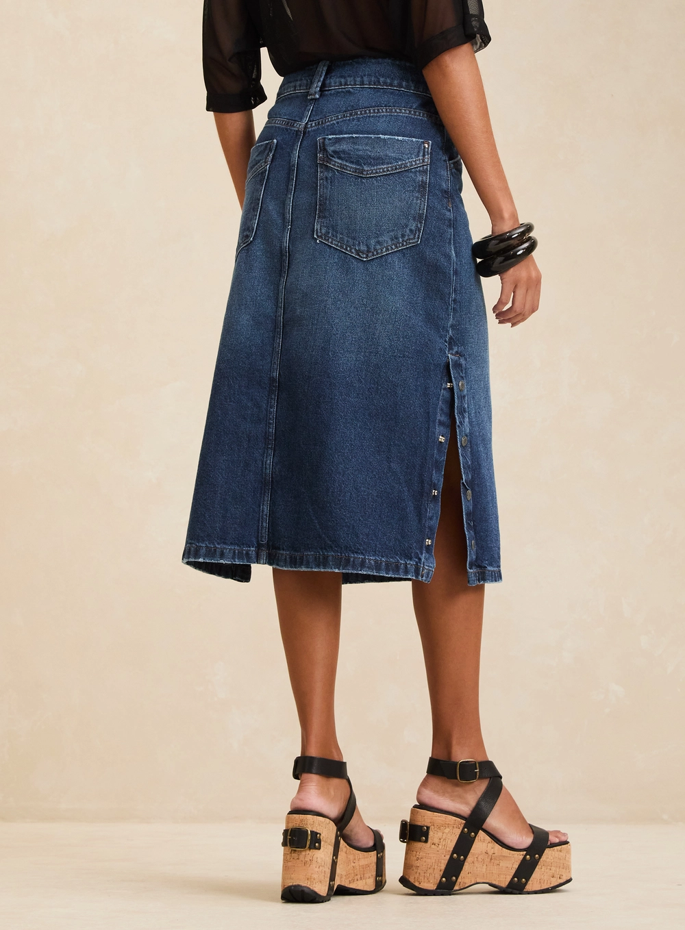 Saia Jeans Midi Reta Cintura Média Com Fenda Índigo 2