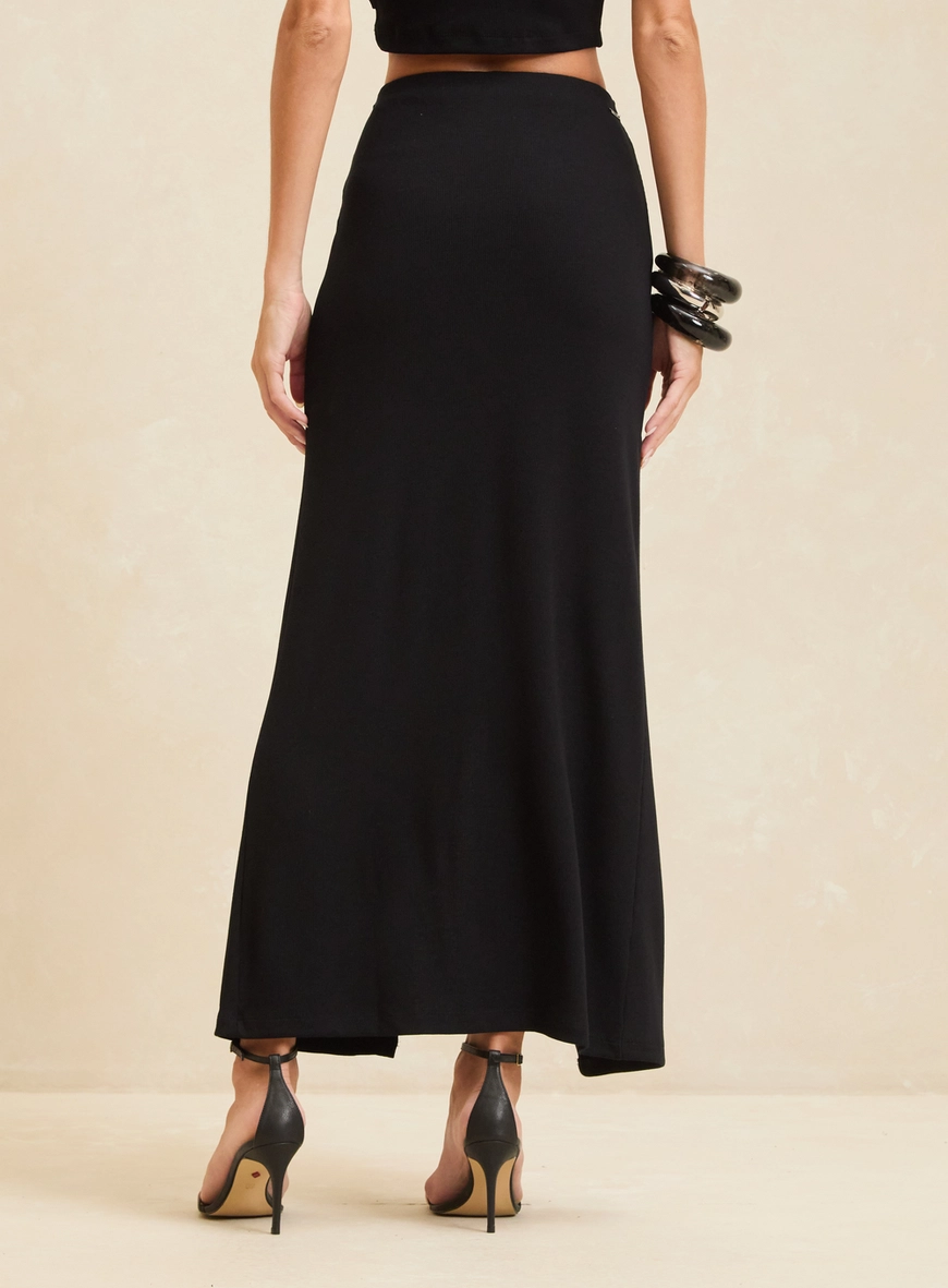 Saia Maxi Midi Com Fenda Com Detalhe Metal Preto