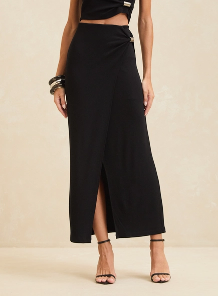 Saia Maxi Midi Com Fenda Com Detalhe Metal