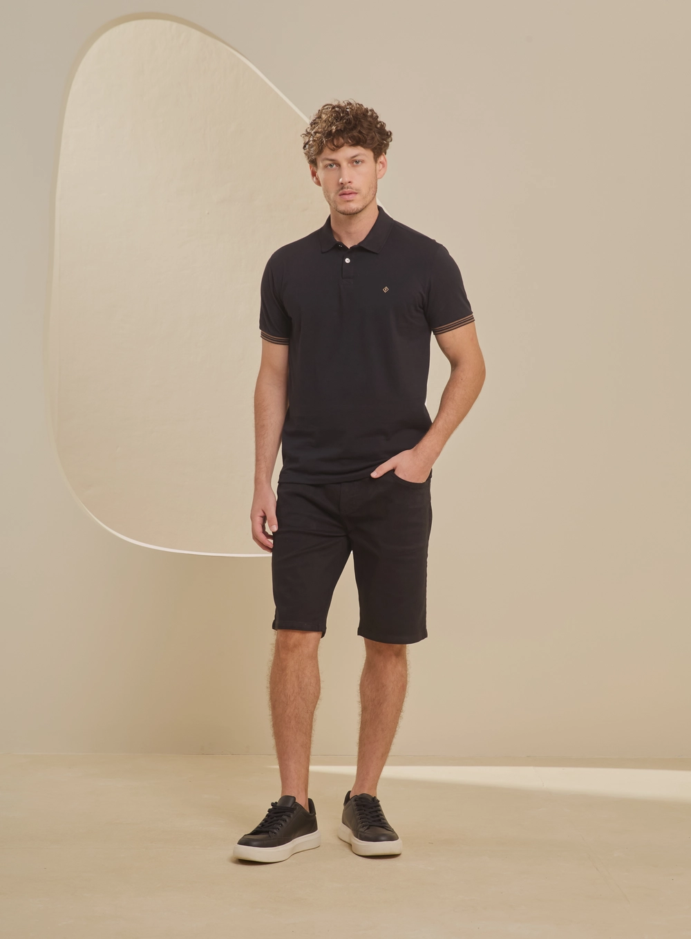 Polo Masculina Muscle Com Bordado Preto 4