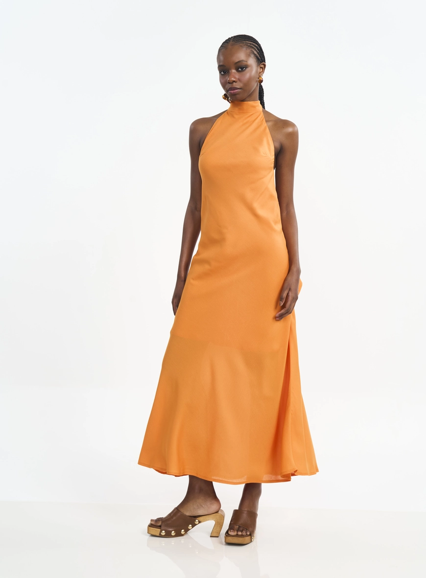 Vestido Longo Gola Alta Com Costas Abertas
