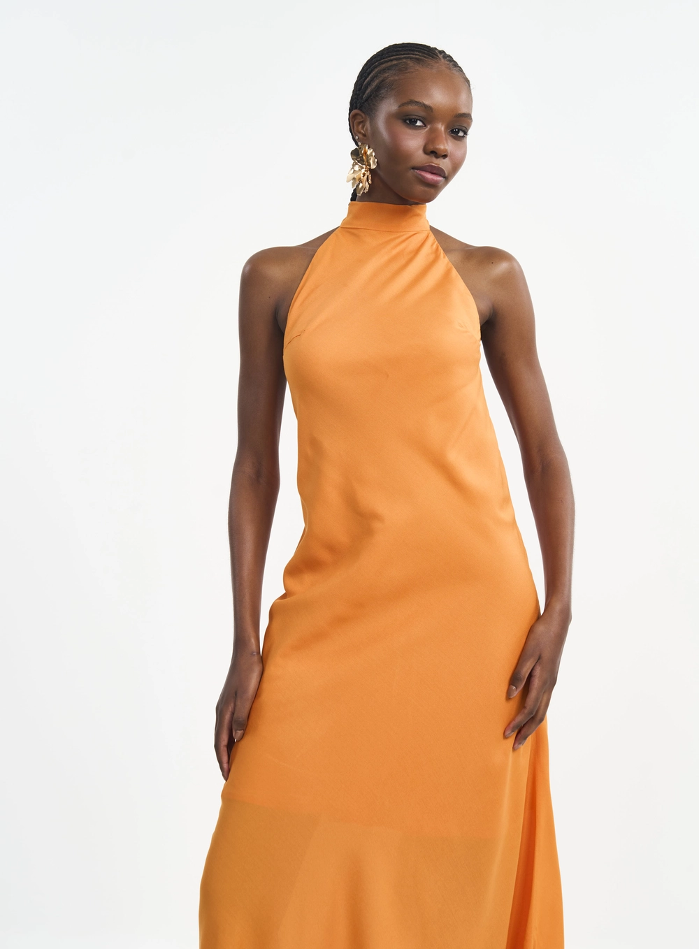 Vestido Longo Gola Alta Com Costas Abertas Laranja