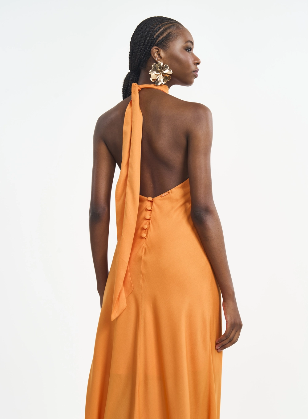 Vestido Longo Gola Alta Com Costas Abertas Laranja
