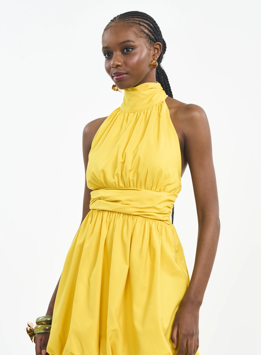 Vestido Curto Gola Alta Com Saia Balonê Amarelo