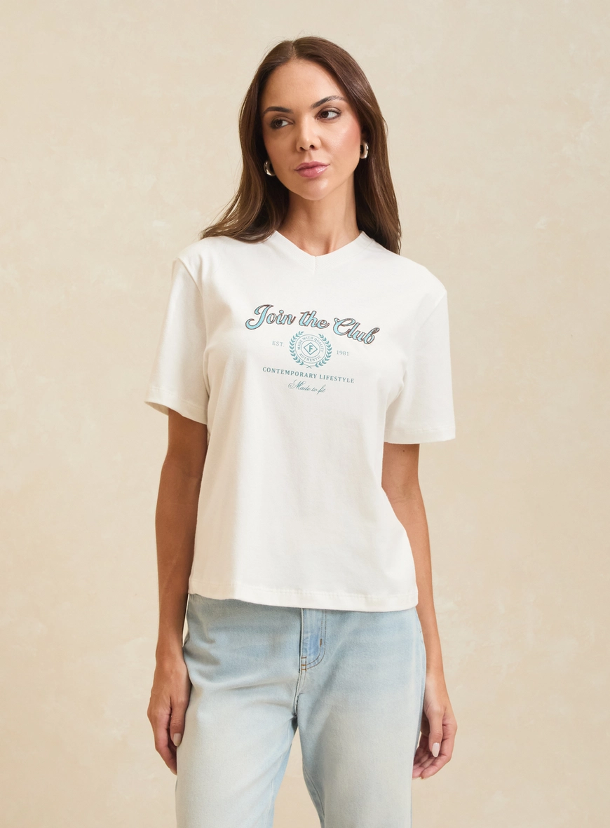 Camiseta Feminina Básica Com Bordado Off Shell 3