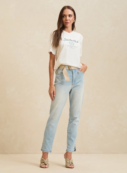 Camiseta Feminina Básica Com Bordado