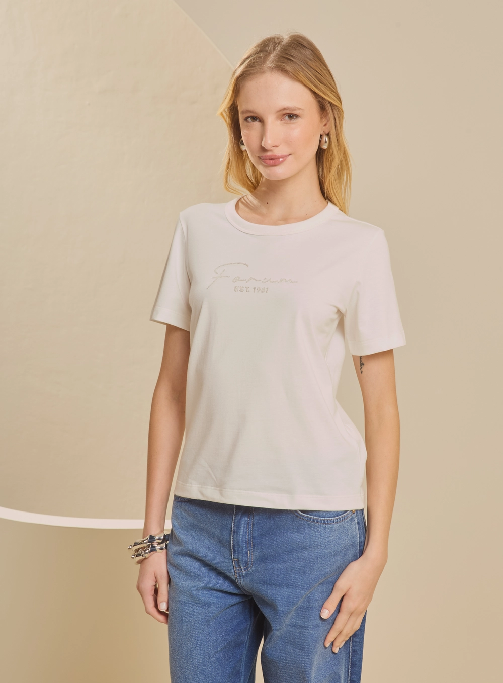 Camiseta Feminina Básica 1981 Off Shell 3