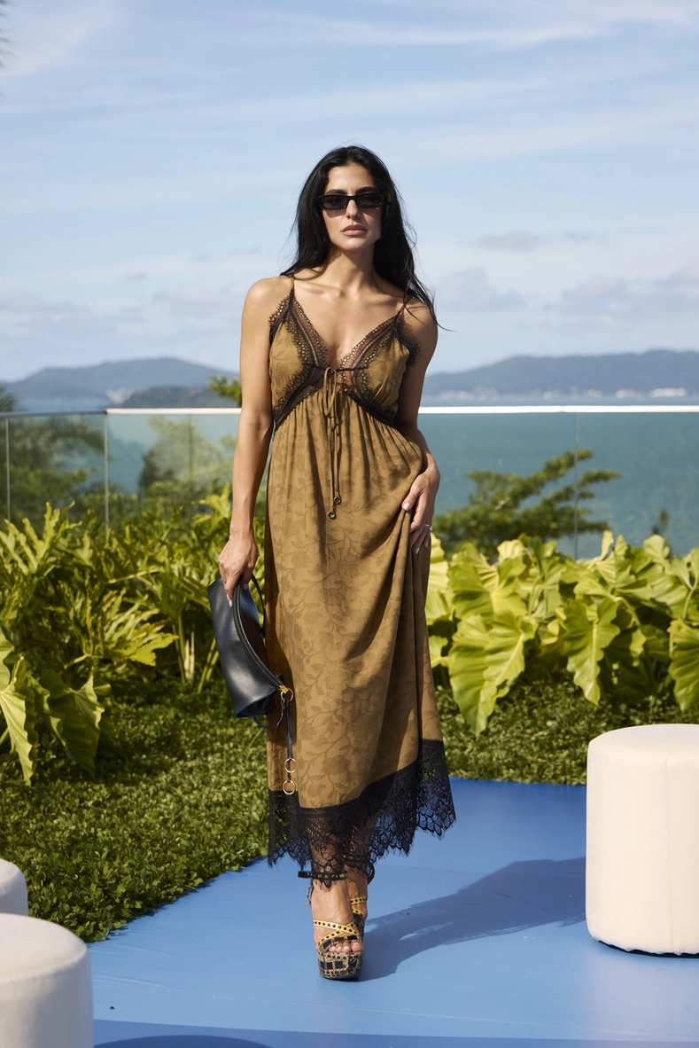 Vestido Longo Com Renda E Textura Floral