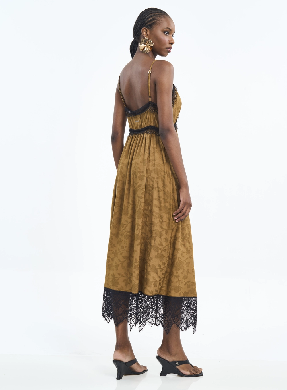 Vestido Longo Com Renda E Textura Floral Marrom