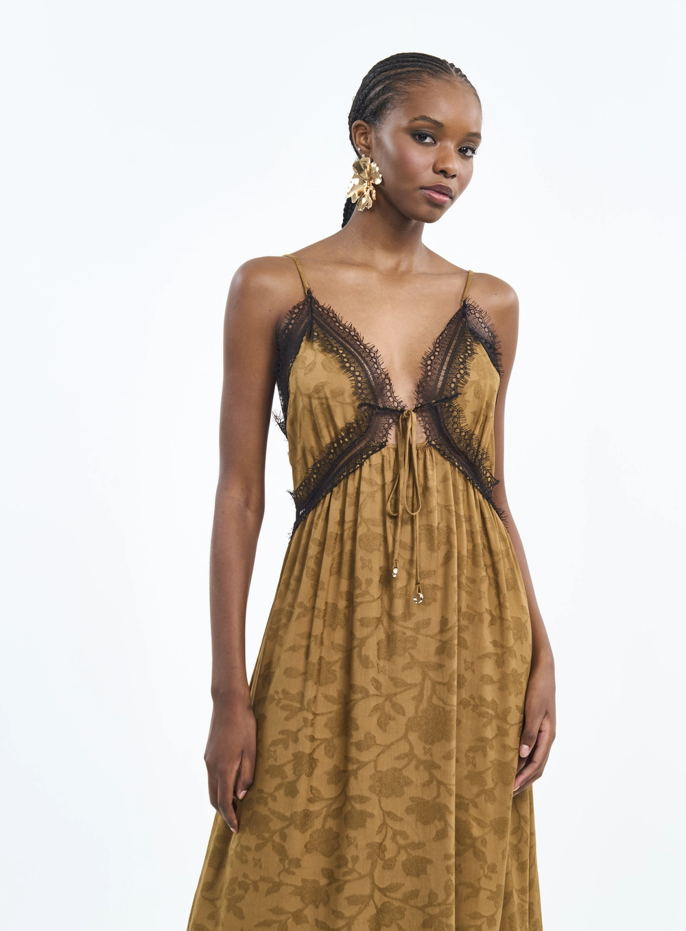 Vestido Longo Com Renda E Textura Floral Marrom