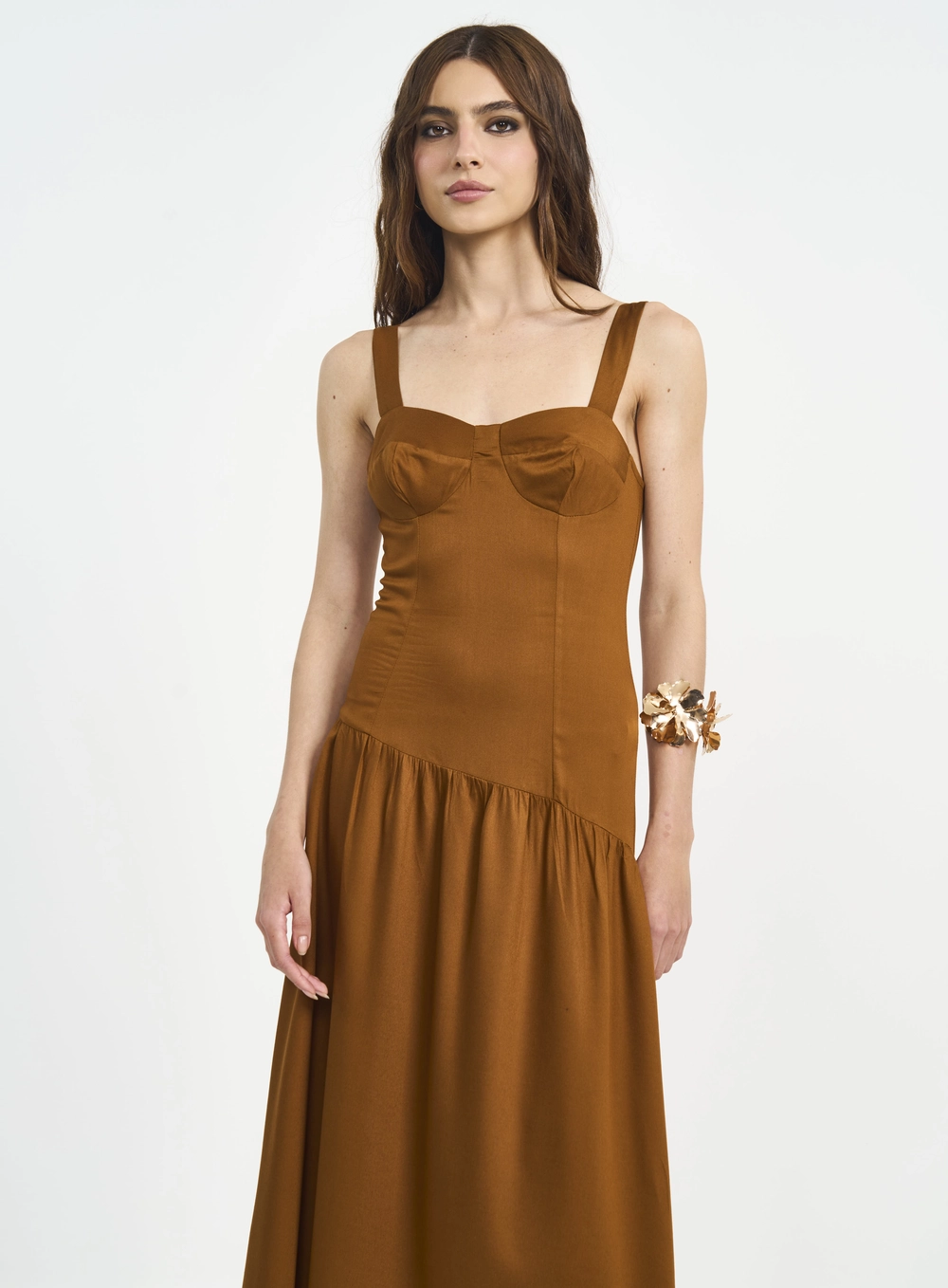 Vestido Longo Bustiê Com Barra Assimétrica Marrom