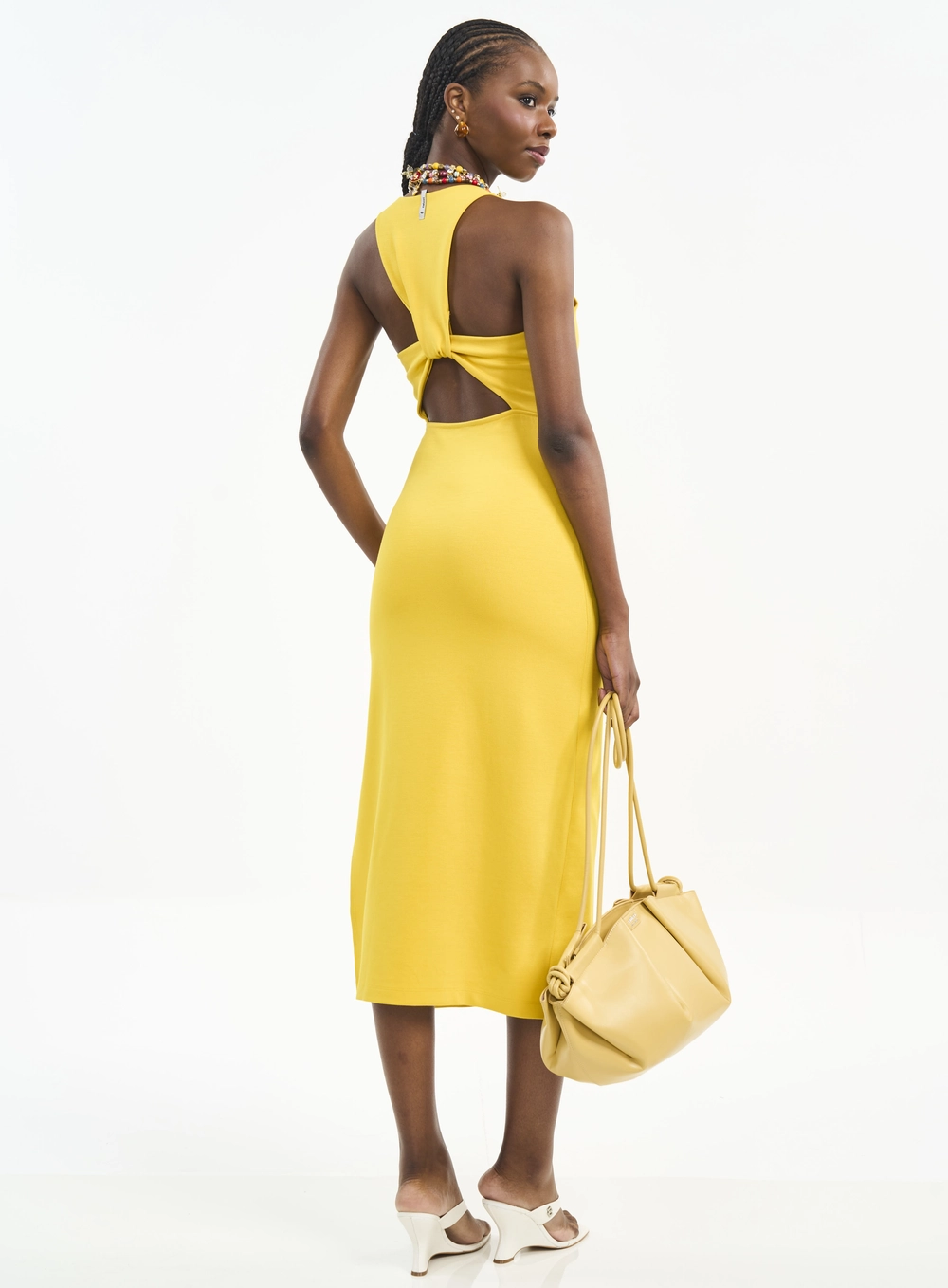 Vestido Midi Com Decote V E Detalhe Posterior Amarelo
