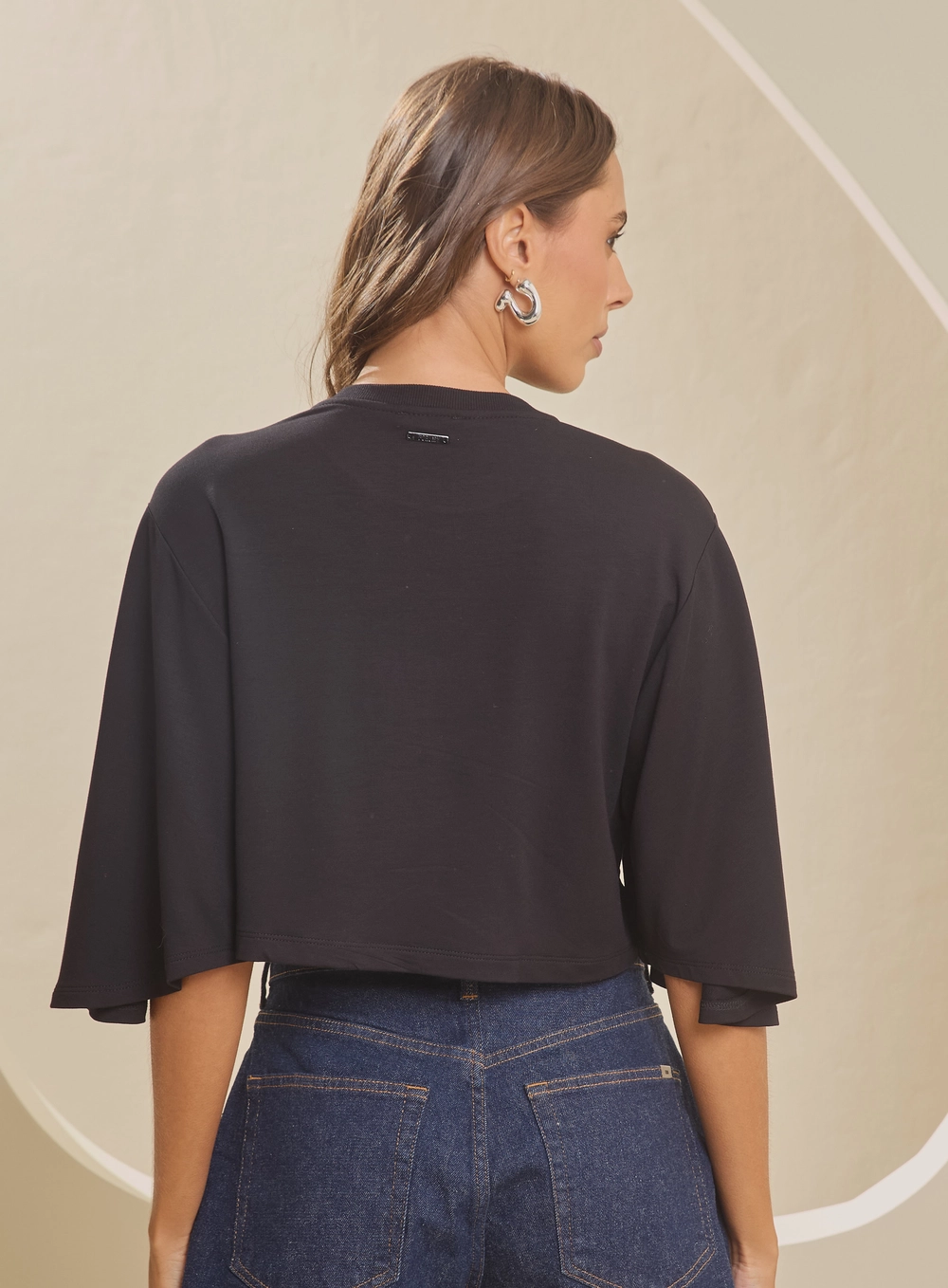 Camiseta Cropped Manga Ampla Preto 2
