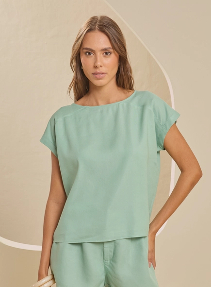 Camiseta Feminina Reta Decote Canoa