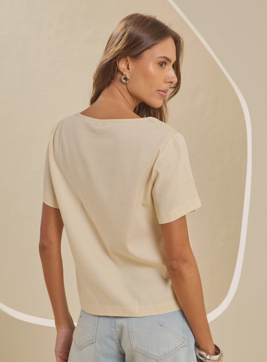 Camiseta Feminina Gola Canoa Off Shell 2