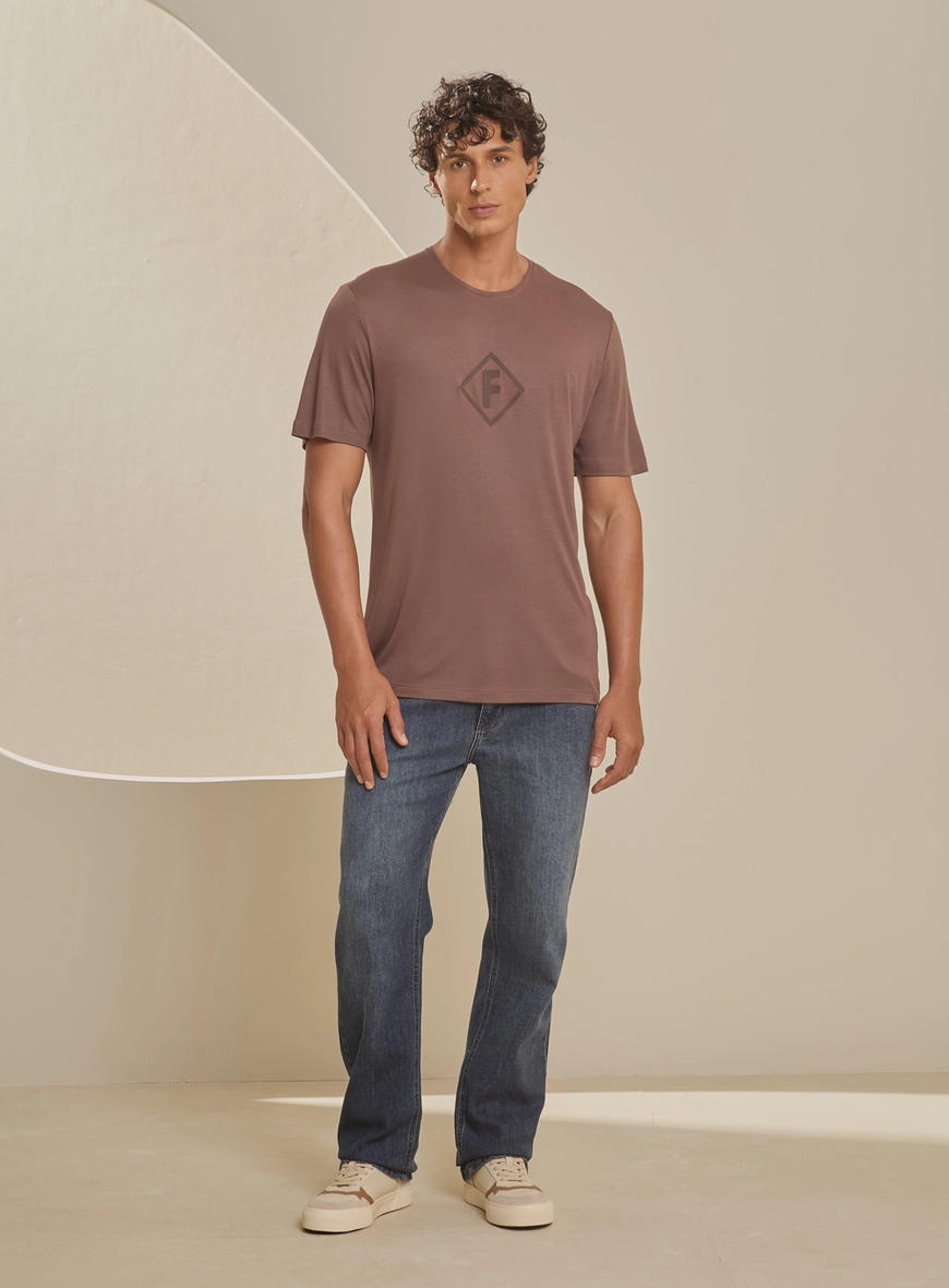 Camiseta Masculina New Box Com Detalhe Frontal Marrom 1
