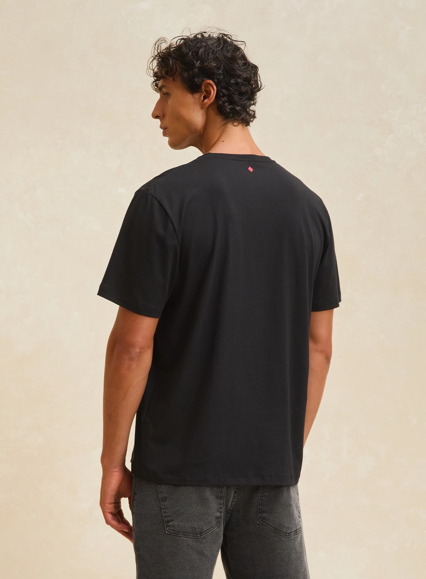 Camiseta Masculina New Slim Com Detalhe Preto 2