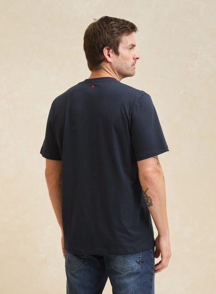 Camiseta Masculina New Box Detalhe Frontal