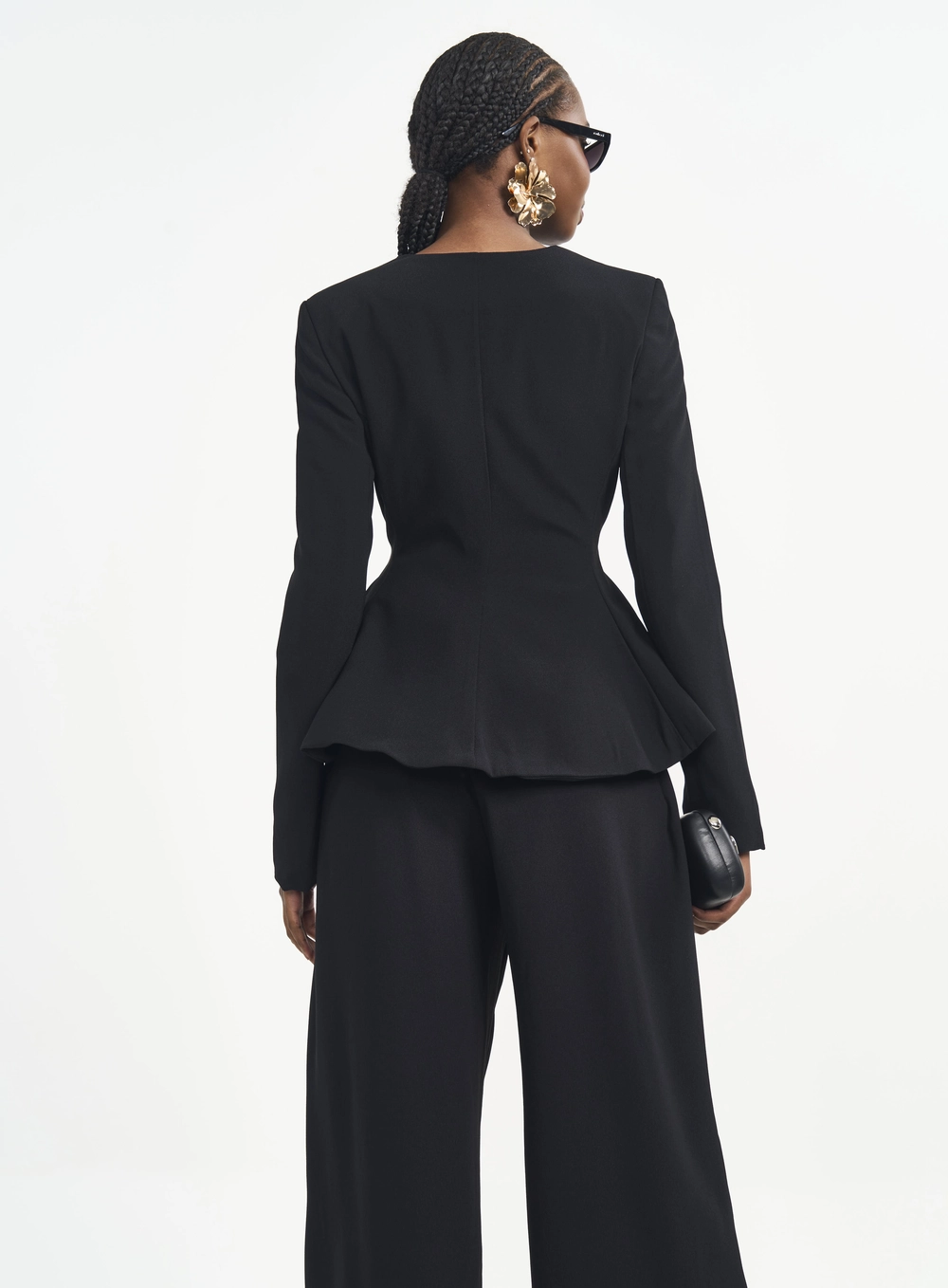 Blazer Acinturado Com Peplum E Botão Preto