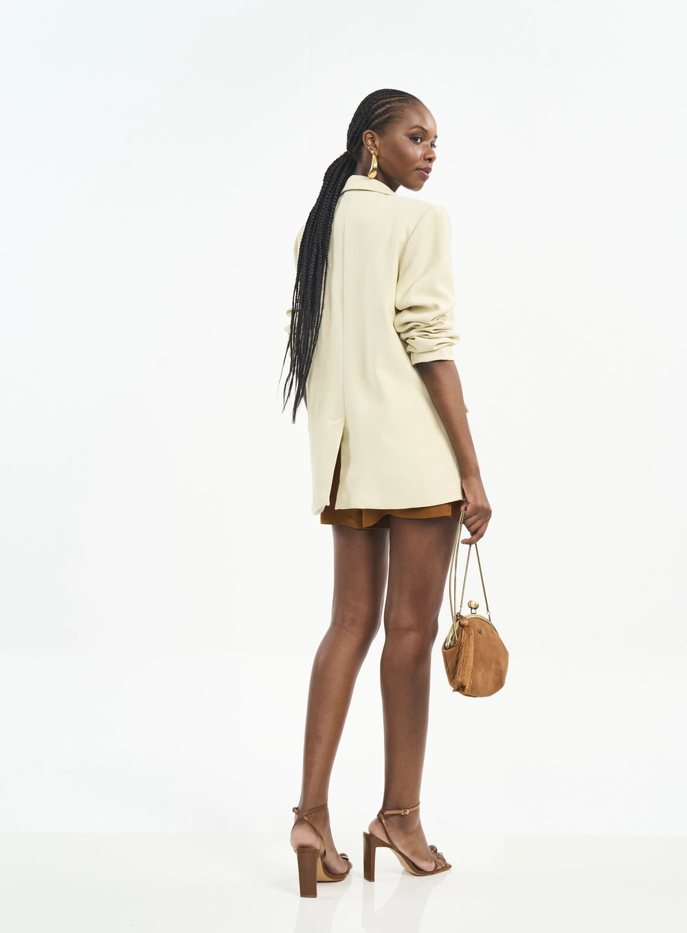 Blazer Feminino Alongado Com Bolsos Bege