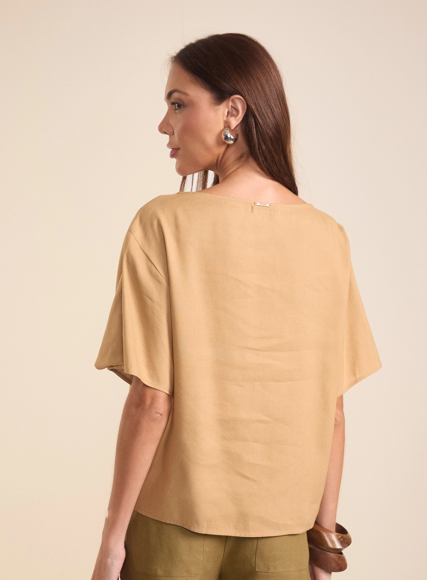 Blusa Reta Com Sobreposição Bege Soybean 2
