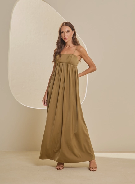 Vestido Longo Amplo Com Decote Estruturado