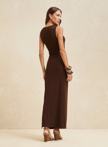 Vestido Midi Reto Com Recorte