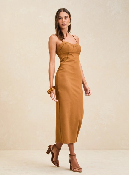 Vestido Midi Ajustado Decote Estruturado