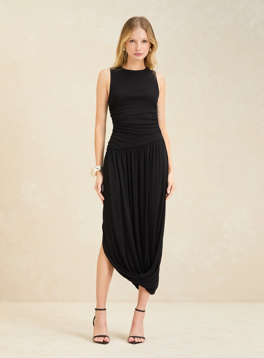 Vestido Midi Com Franzido Lateral Preto