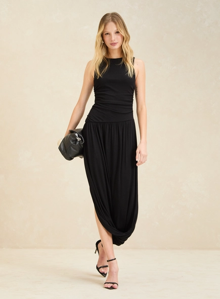 Vestido Midi Com Franzido Lateral