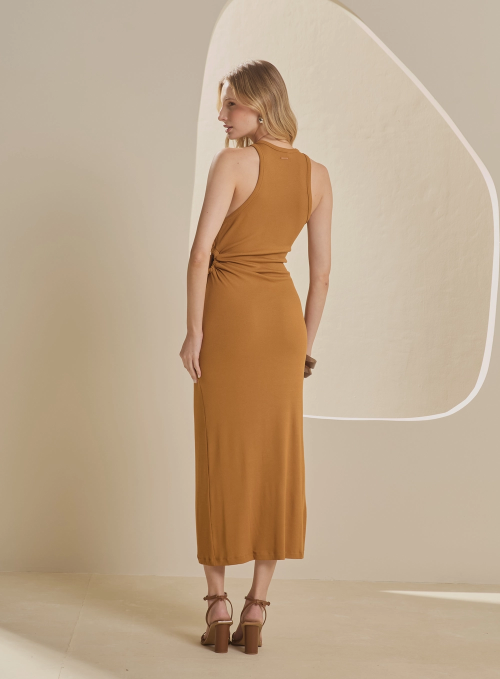 Vestido Midi Com Amarração Marrom 2