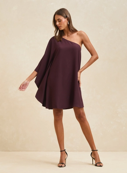Vestido Curto Amplo De Uma Manga
