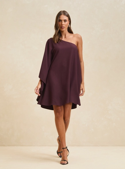 Vestido Curto Amplo De Uma Manga