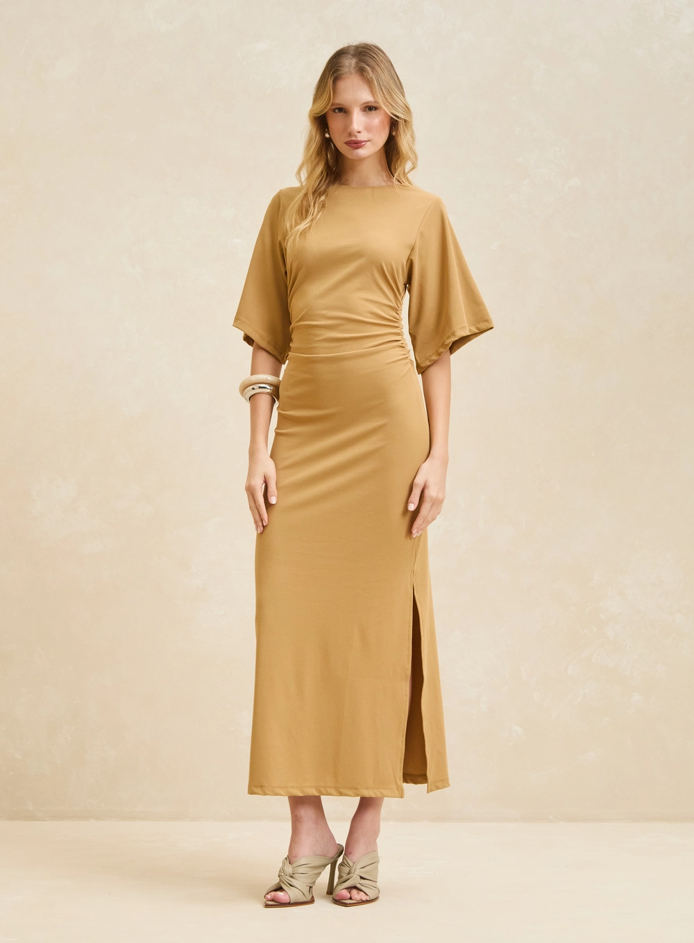 Vestido Maxi Midi Acinturado Com Mangas Amplas Bege Soybean 3