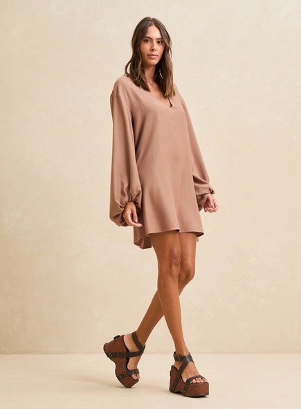 Vestido Curto Amplo Manga Longa Ampla