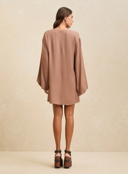 Vestido Curto Amplo Manga Longa Ampla