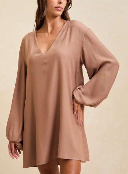 Vestido Curto Amplo Manga Longa Ampla