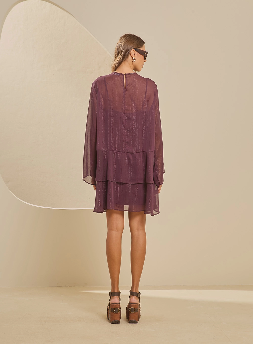 Vestido Curto Amplo Metalizado Bordô 2