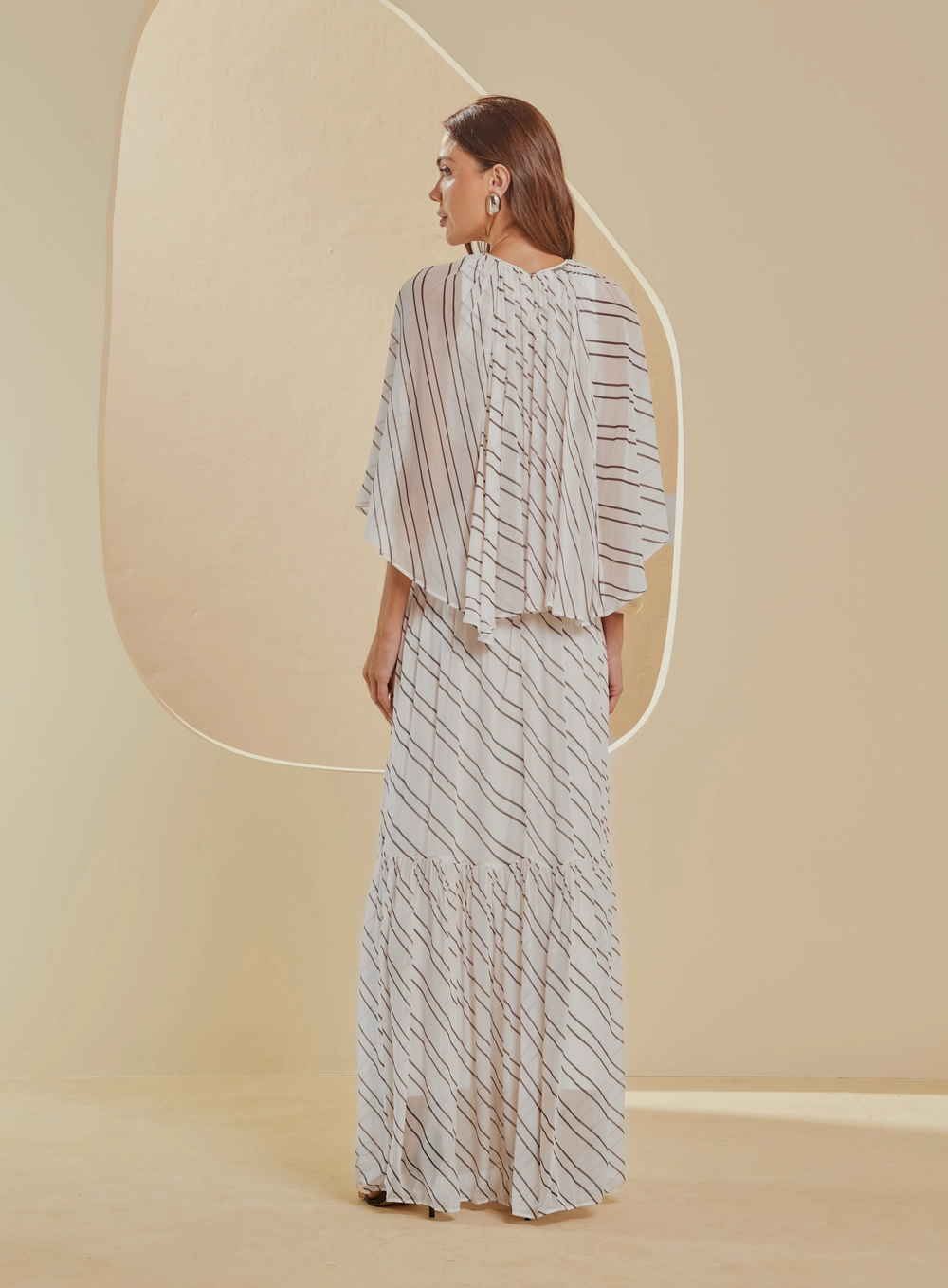 Vestido Longo Amplo Estampado Com Sobreposição Estampados 2