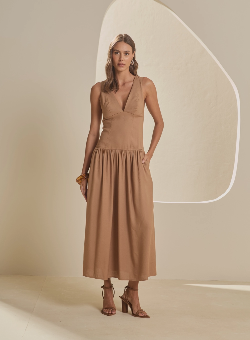 Vestido Maxi Midi De Alça Larga Ajustado Marrom 1