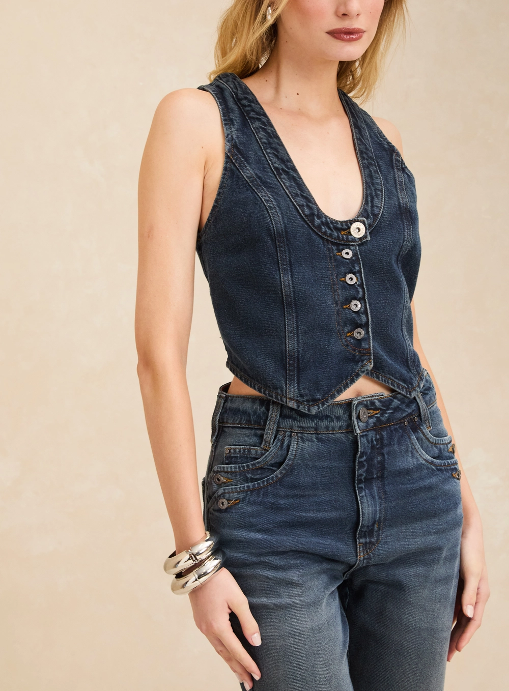 Colete Jeans Decote Em U Índigo 4