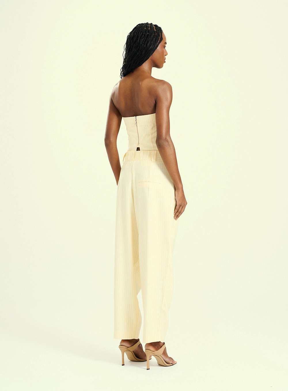 Calça Feminina Reta Com Pregas E Bolsos Estampados 2