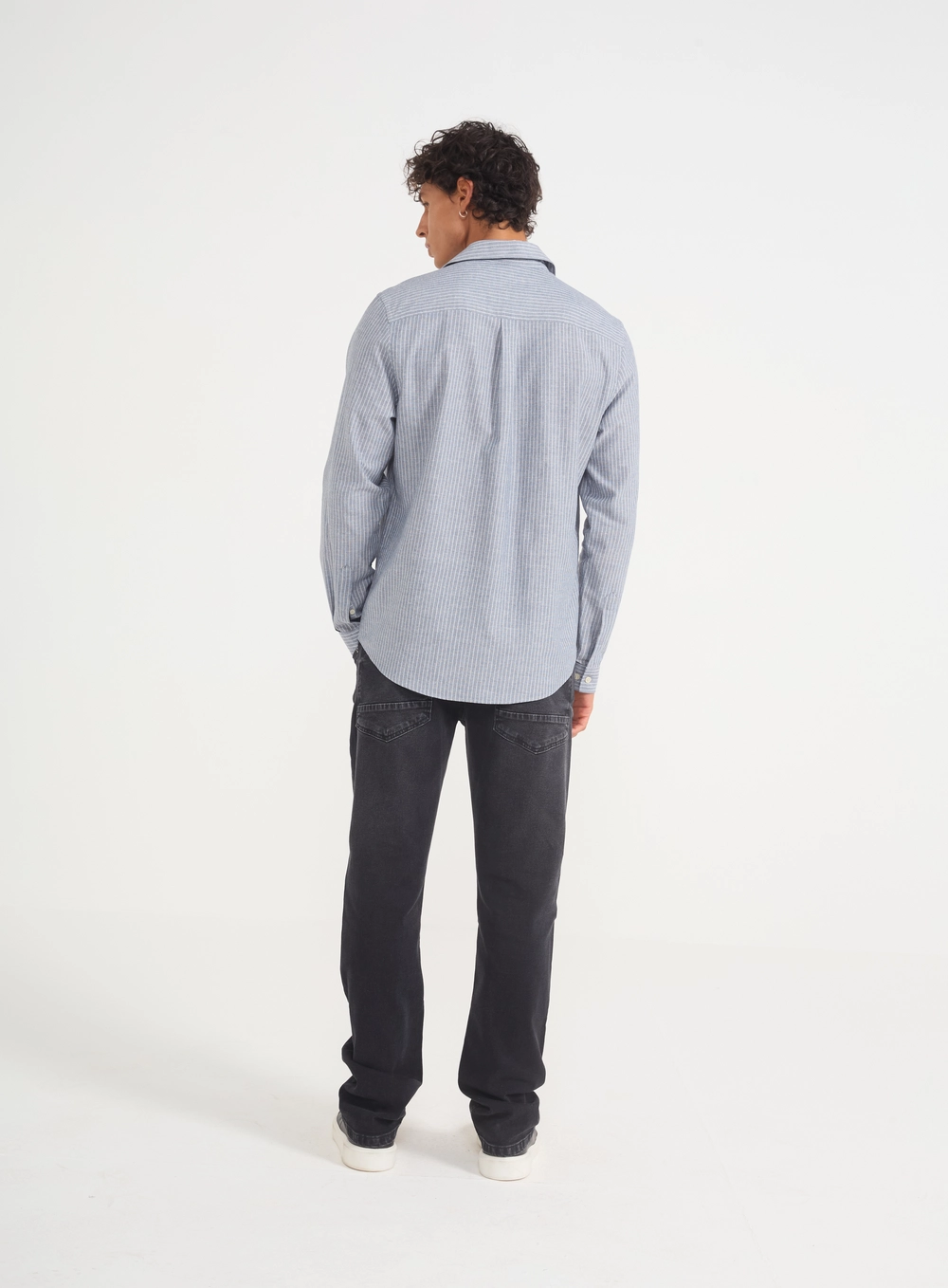 Camisa Masculina Risca De Giz Com Logo Estampados
