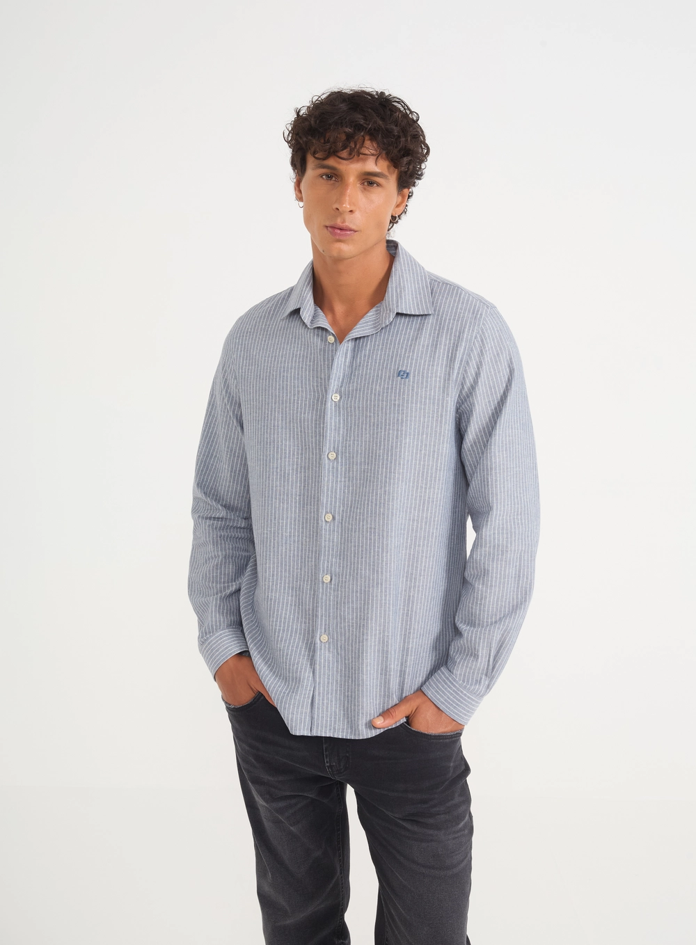 Camisa Masculina Risca De Giz Com Logo Estampados