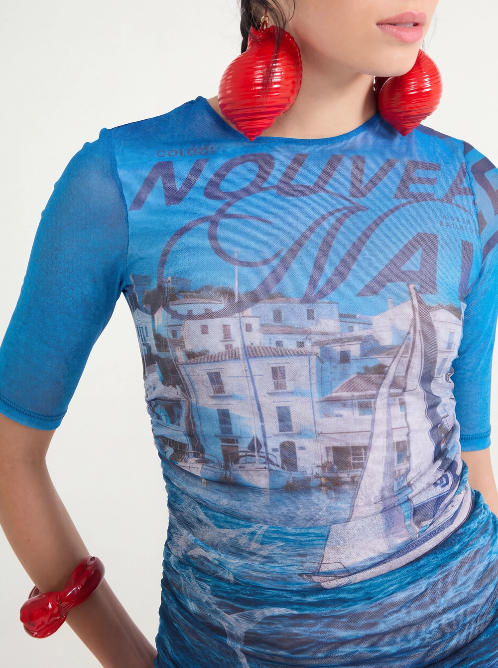 Camiseta Feminina Com Estampa E Franzidos Estampados