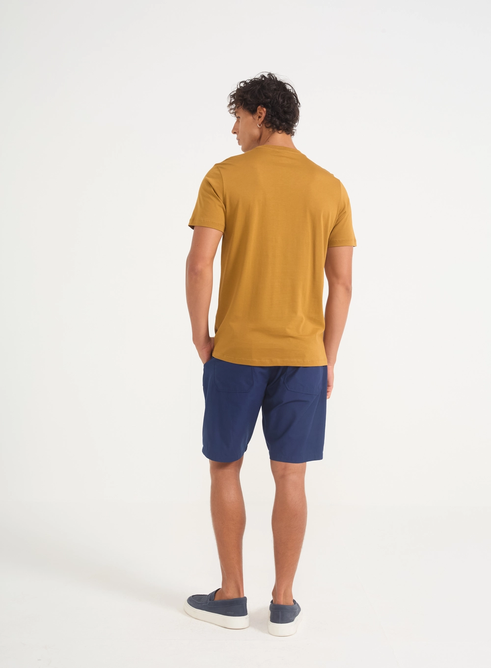 Camiseta Masculina Básica Com Logo Marrom